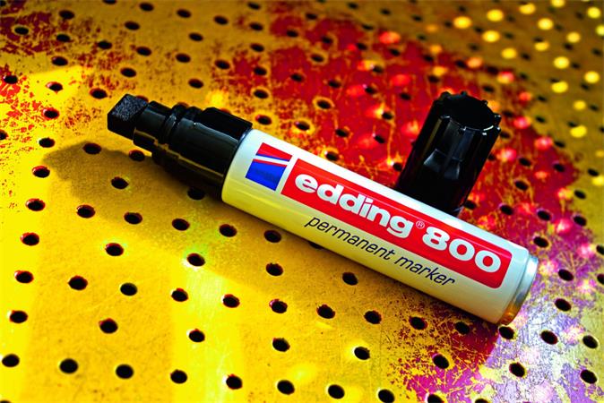 Alkoholos marker, 4-12 mm, vágott, EDDING "800", fekete