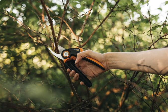 Metszőolló, mellévágó, FISKARS "PowerGear P921 M"