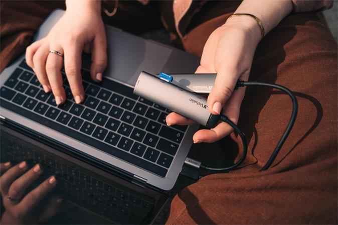 USB elosztó-HUB, USB-C /4xUSB-A 3.2 Gen1, VERBATIM