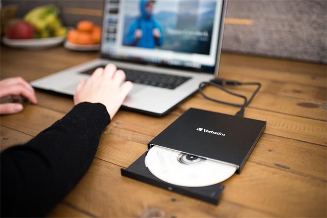 Blu-ray író, (külső meghajtó), 4K Ultra HD, USB 3.1 GEN 1 USB-C, VERBATIM "Slimline"