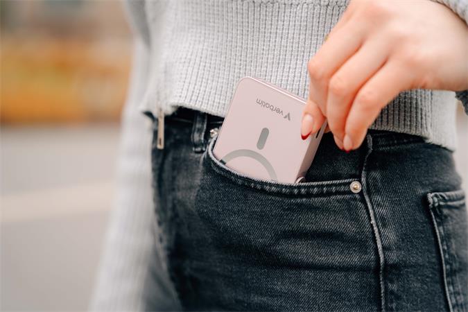 Power bank, külső akkumulátor, mágneses (vezeték nélküli), 10.000mAh, kitámasztó, VERBATIM "Charge n Go", rózsaszín