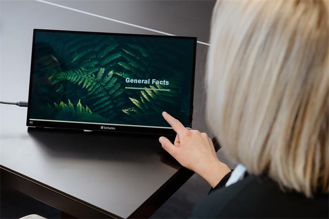 Hordozható monitor, érintőképernyő, 4K UHD felbontás, fém borítás, 15,6", VERBATIM "PMT-15-4K"